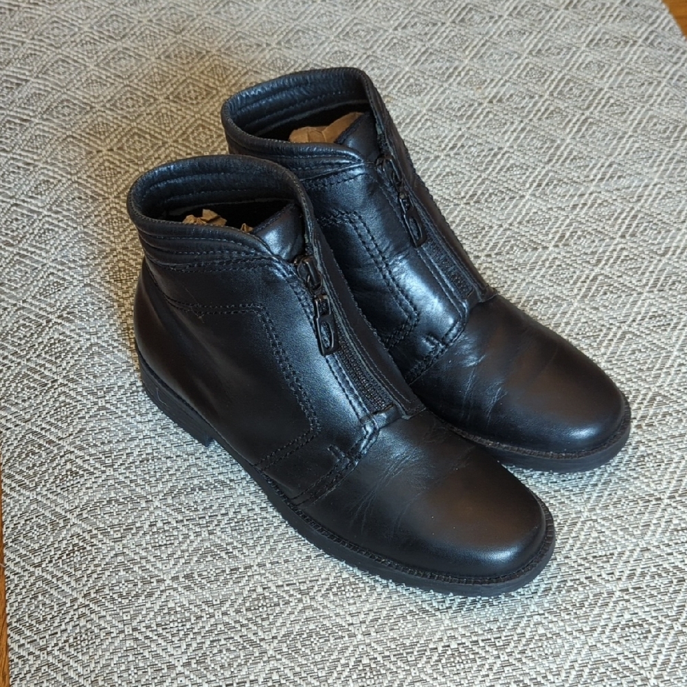 Croft & Barrow Women's Black Leather Moto Boots